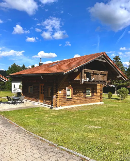 Log cabin in the Bavarian Forest - Image 1