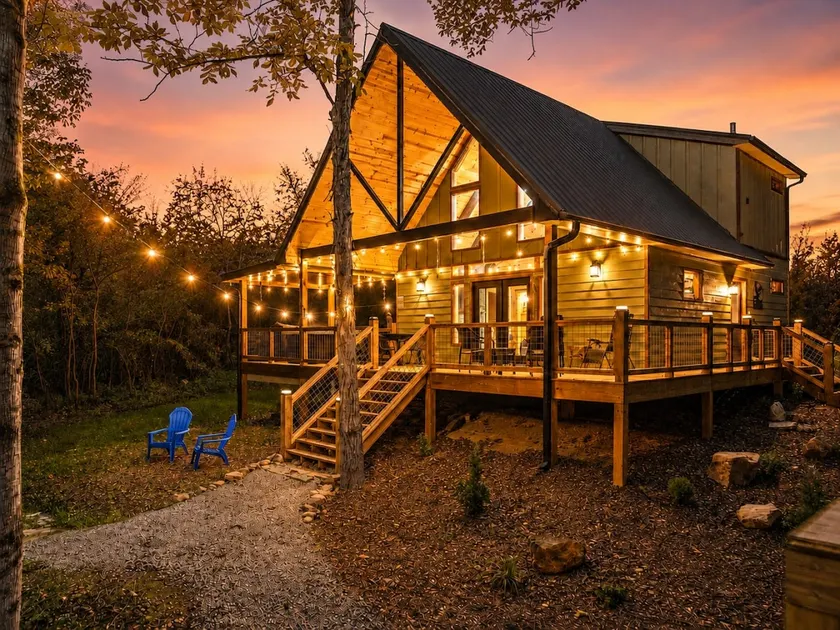 EagleRock Retreat- Pet Friendly, Hot Tub, Firepit - Image 1
