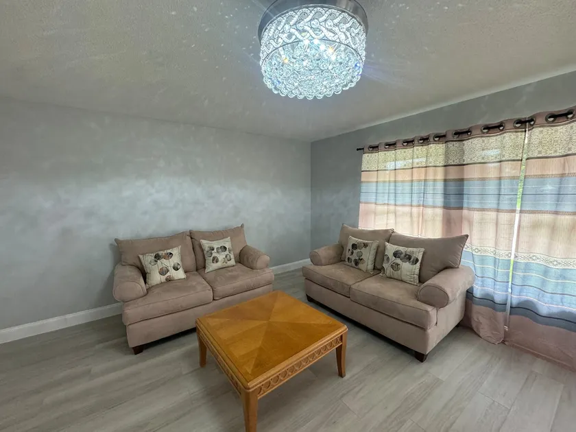 Clewiston Gem: 4BR 3BA by Lake O - Image 1