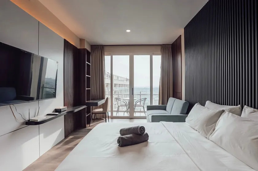 Cozy studio Nagoya fit 4, 55” TV - Image 1