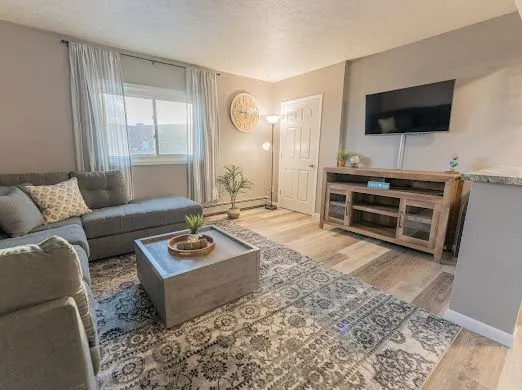 Sea Breeze Inn, Luxury Condo. - Image 1