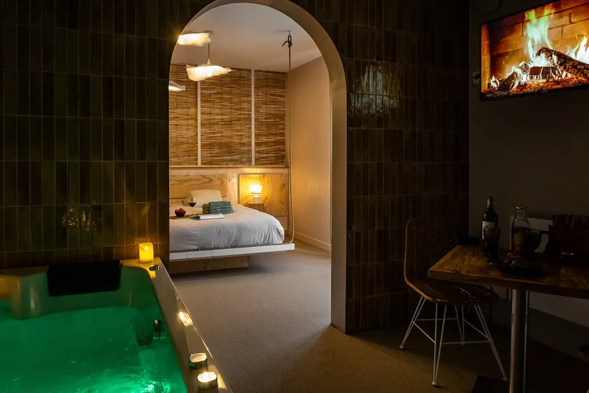 Love Room Bali • Jacuzzi & Hanging Bed - Auray - Image 1
