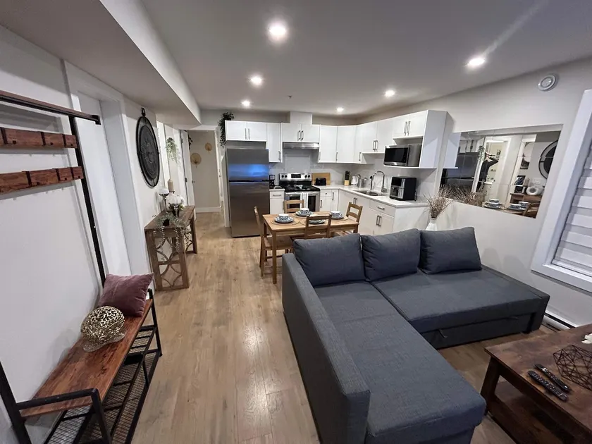 New, Spacious 2 Bedrooms suite in downtown ! - Image 1