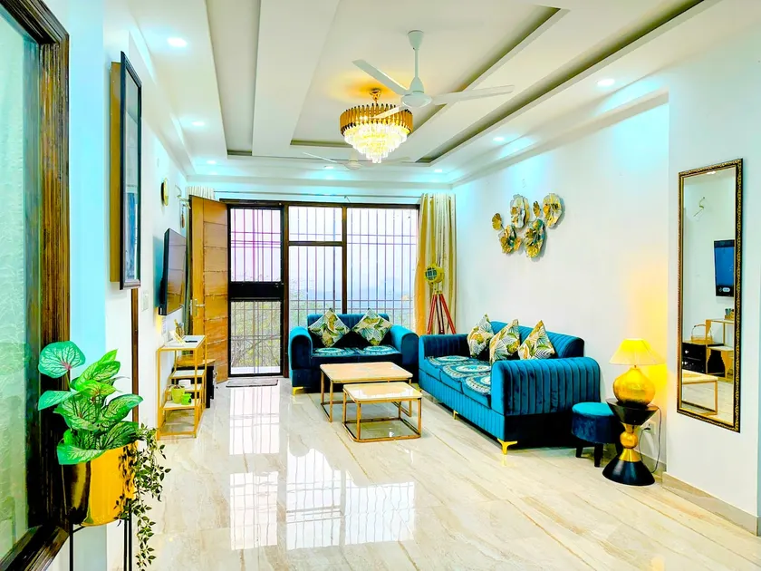 Forest Vistas: Luxury Vasant Kunj Gem - Image 1