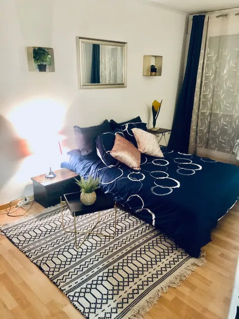 Apartment with parking - Image 1