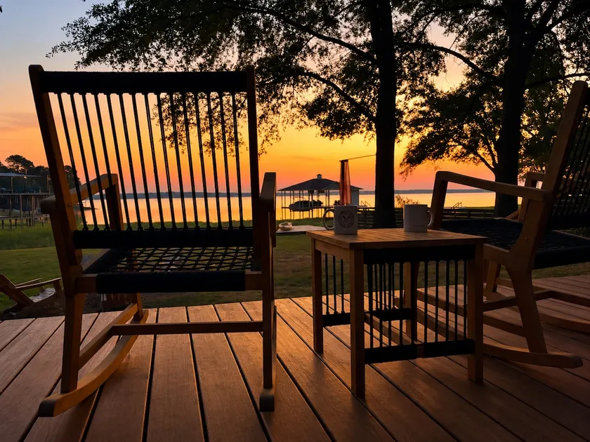 Cedar Creek Sunrise Views | Family Home for 8 - Image 1