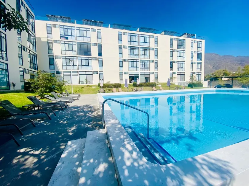 Lago Luna Apartment - Image 1