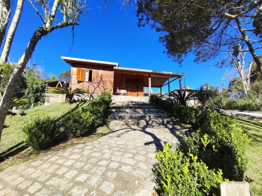 Farm with access to the lake - Image 1