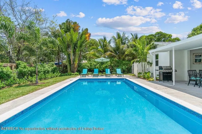 Coastal Home w/ Heated Pool and Guest House! - Image 1