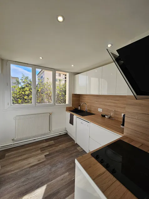 Spacious & Cozy - 3 Bedrooms - Lyon Grand Parilly - Image 1