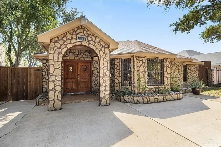 Luxury Home 3 Bedroom 2 Bathroom - Image 1
