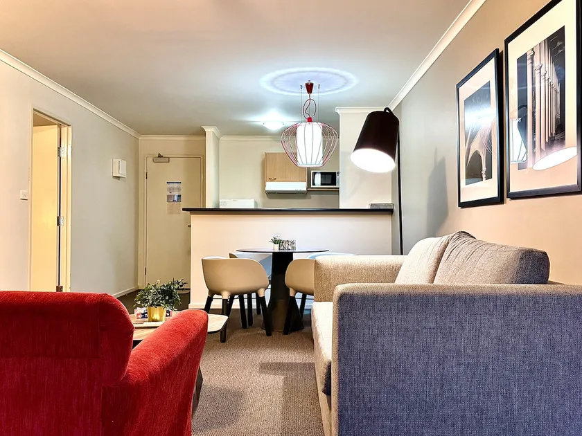 Elegance and Convenience 1br with free parking - Image 1