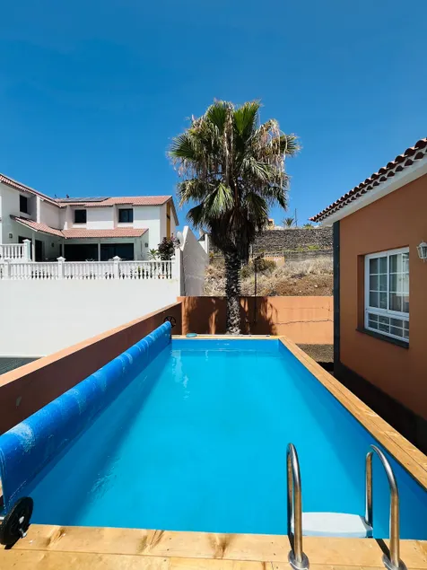 Chalet Private pool max. 26º, Garden, BBQ - Image 1