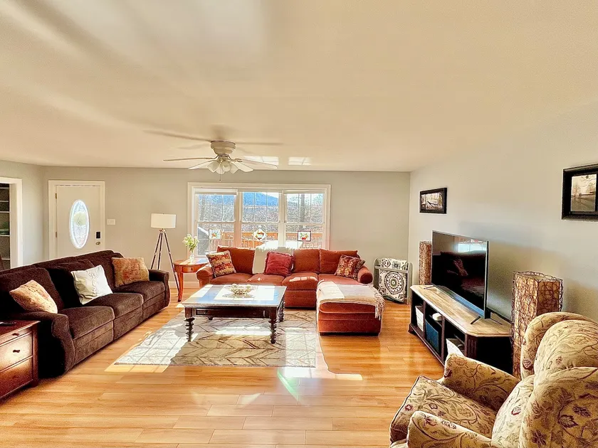 Peaceful Country 3 Bedroom Home - Image 1