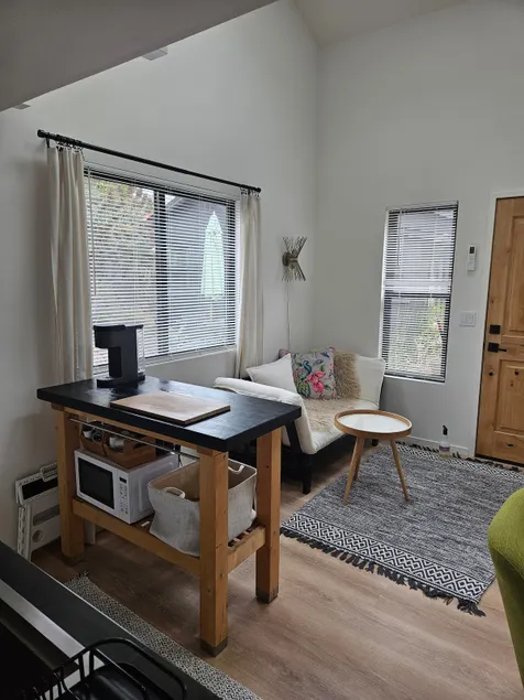 420 sqft Guesthouse - Image 1