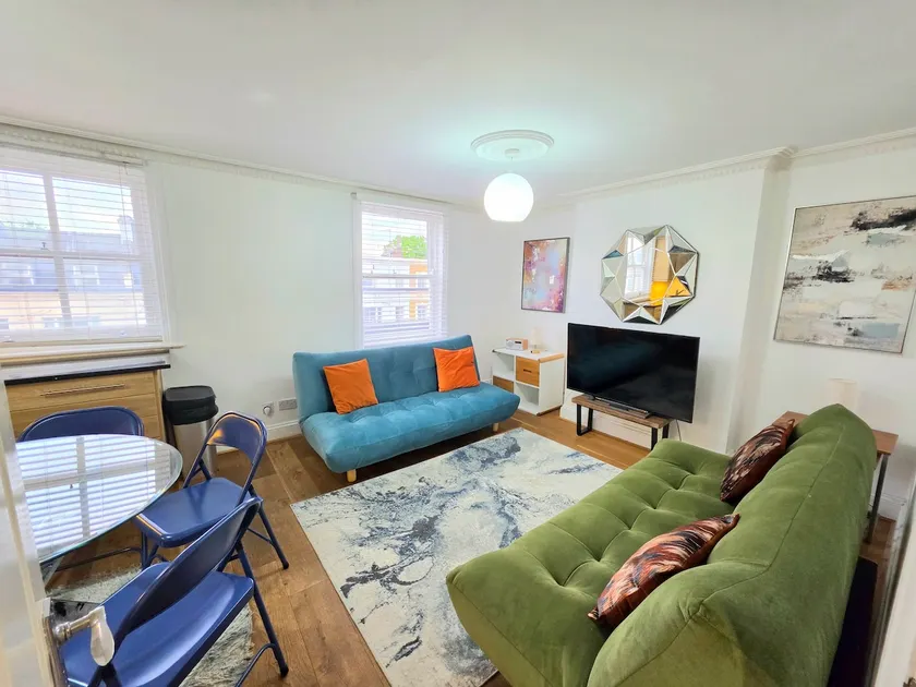 Cosy Home in Kensington 3 Min Earl's Court Station - Image 1