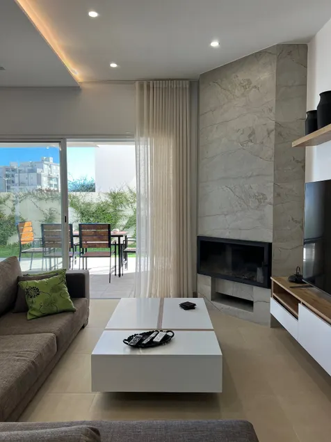 Top Comfort and Modernity - Image 1