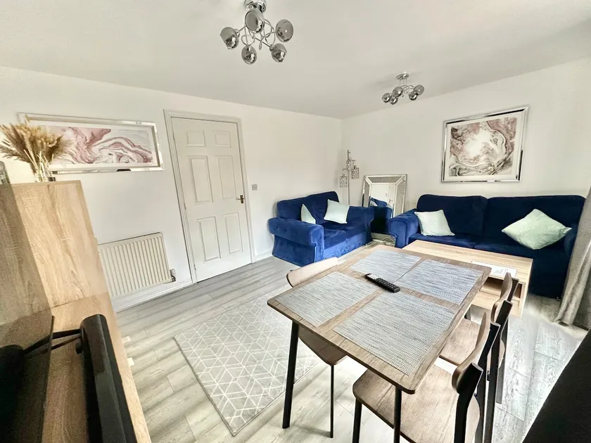 Sleeps 8 |Co-op Live & Etihad | Parking |3.5 Baths - Image 1