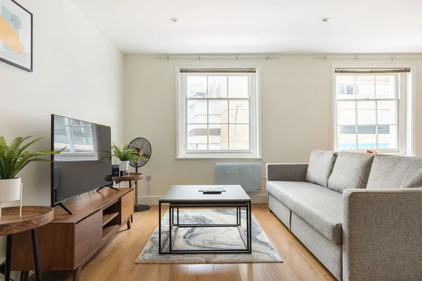 GuestReady - Sleek Serenity in Hammersmith - Image 1