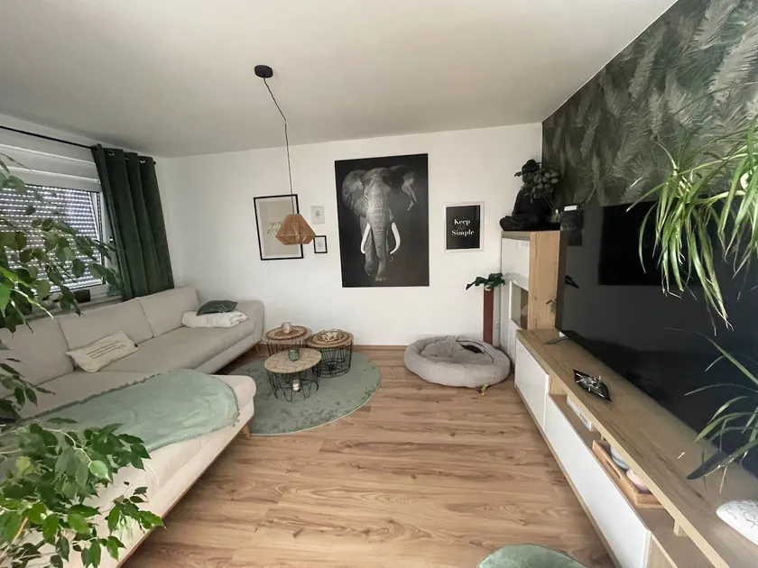 Small home with large private garden - Image 1