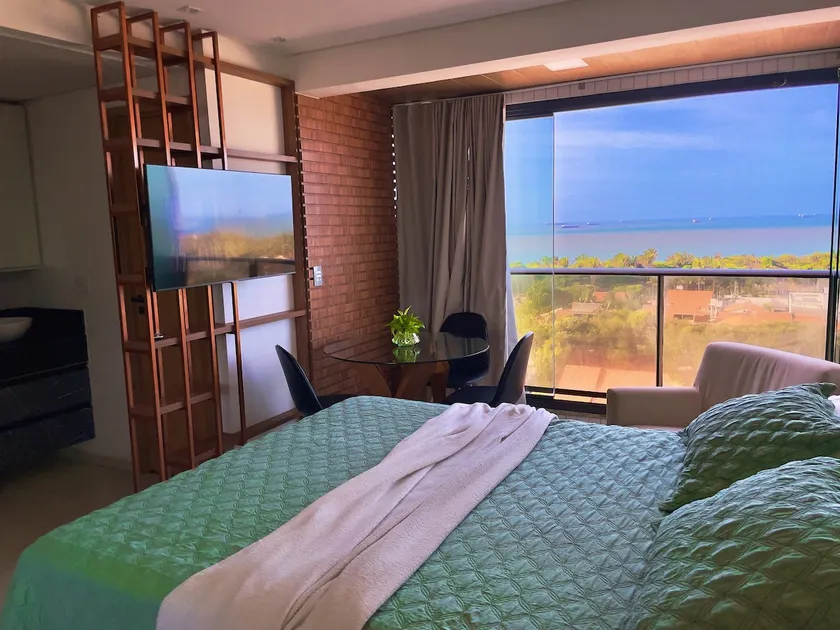 Sea View Refuge: Luxury Studio, Fitness Center and Swimming Pool - Image 1