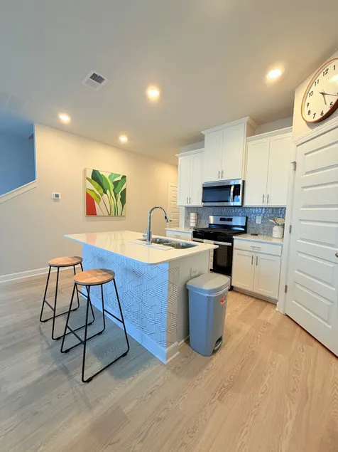 Modern 3BR Townhome | Game Room | Near GSP - Image 1