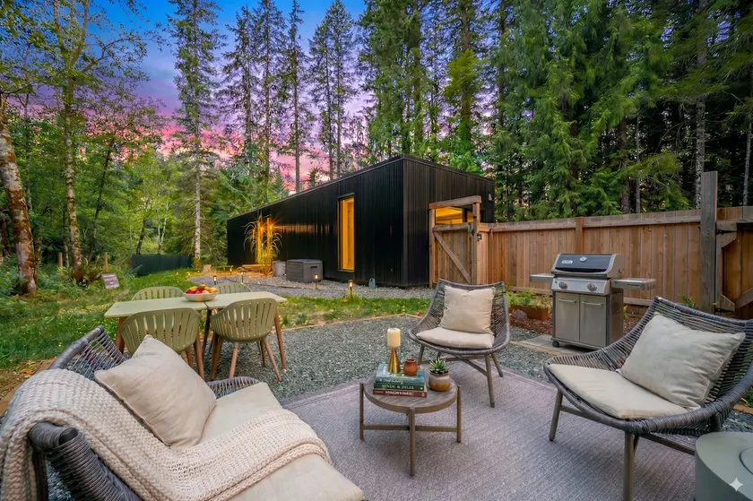 Luxury Forest Home | Open & Airy | 1min to Trails - Image 1