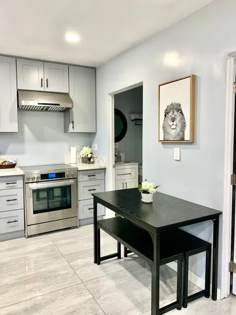 Guesthouse near Disney, Walmart w/ private parking - Image 1