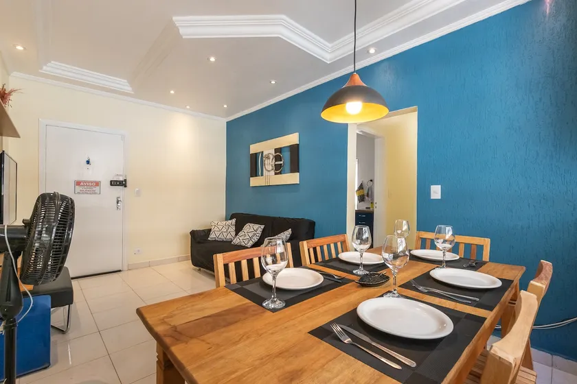 Central Apartment with Style and Perfect Location - Image 1