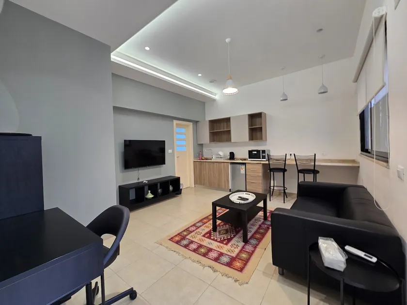 Downtown Living | 1-Bedroom Urban Retreat - No.3 - Image 1