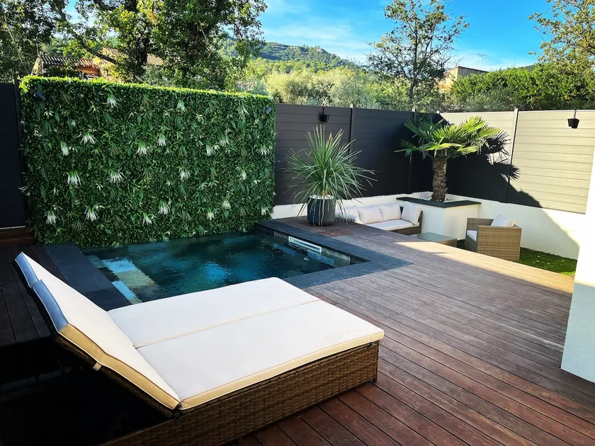 Private Luxury Love-Room Spa & Pool - Image 1