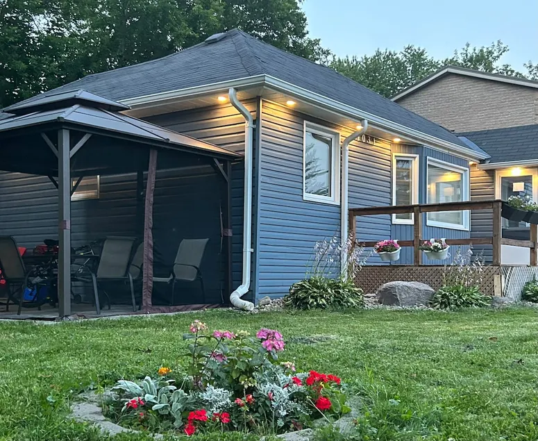 Peaceful Cottage • Close to Lake Simcoe + Fire Pit - Image 1