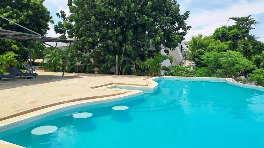 Cool Down at Cave Diani Holiday Apartments - Image 1