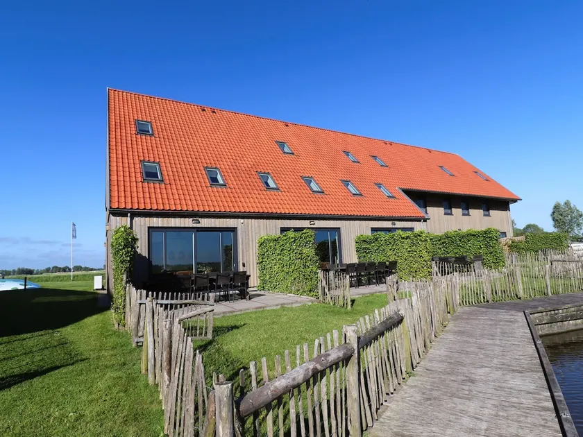 Zwei benachbarte Luxusvillen in Friesland - Image 1