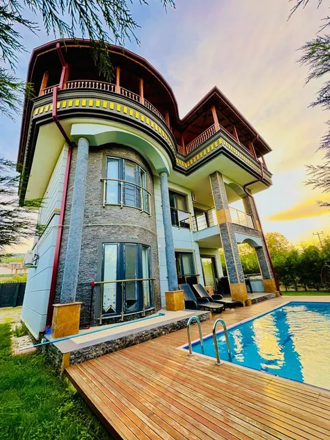 4+1 Villa D1 with a detached heated pool in Sapanca - Image 1