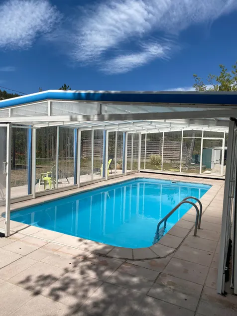 T2: Sing in the shelter. private pool, motorcycle garage - Image 1