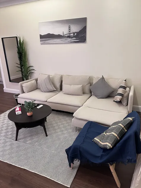Room and hall in Al Falah neighborhood - Image 1