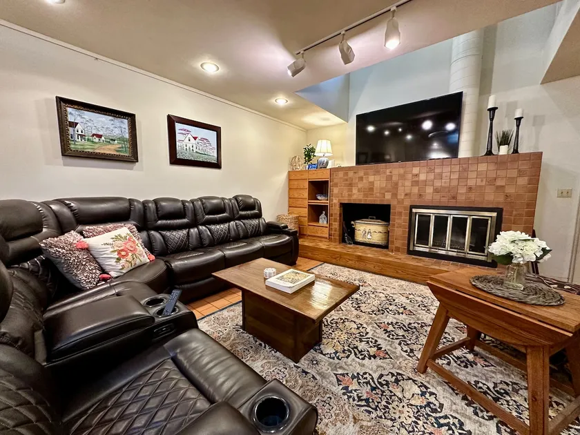 Loft 2.0 Luxury in Downtown BLM - Image 1