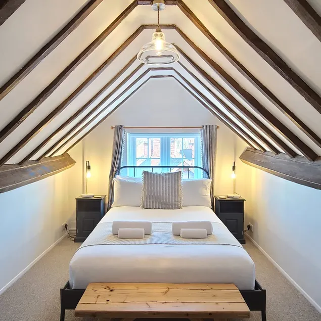 Unique 4BR Loft | Sleeps 8 | 2 Bathrooms - Image 1