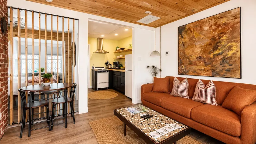 The perfect APT near everything! - Image 1
