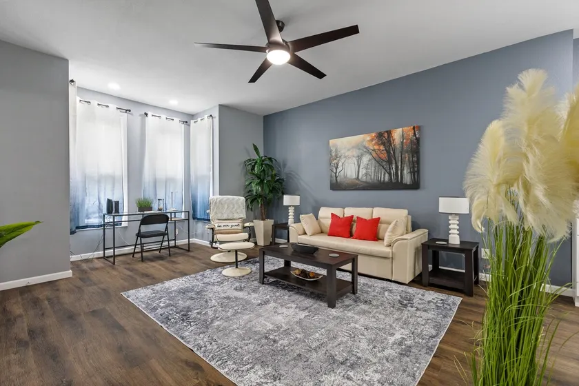 Spacious fully remodeled king size bed apartment/ - Image 1