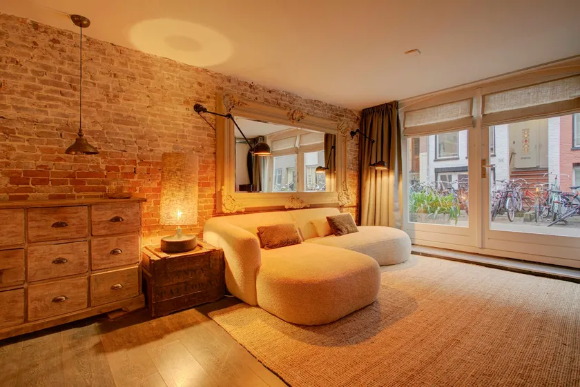 Spacious apartment in the ' pijp ' - Image 1