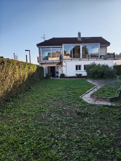 Richard House, 14 people, close to wedding venues - Image 1