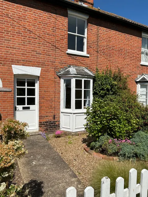 Gorgeous cottage in Burnham on Crouch (sleeps 6) - Image 1