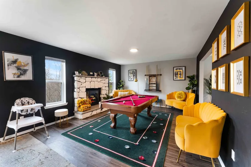 5BR Hot Tub, Sauna, GameRoom, Lake Access - Image 1