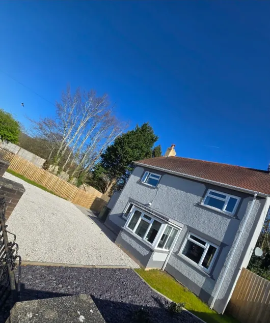 3 Bed Detached House & Hot Tub - Image 1