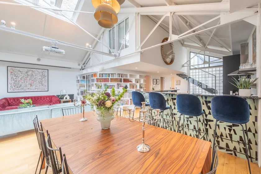 Air-Conditioned Exclusive Lux 3-Bedroom Loft - Image 1