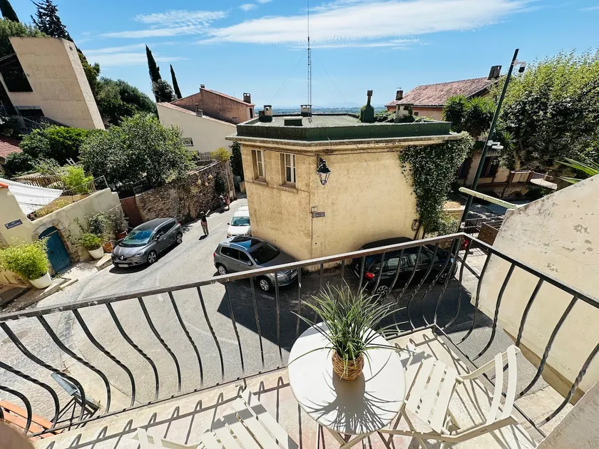 La Romanc'Hyères Terrace Sea View Apartment - Image 1