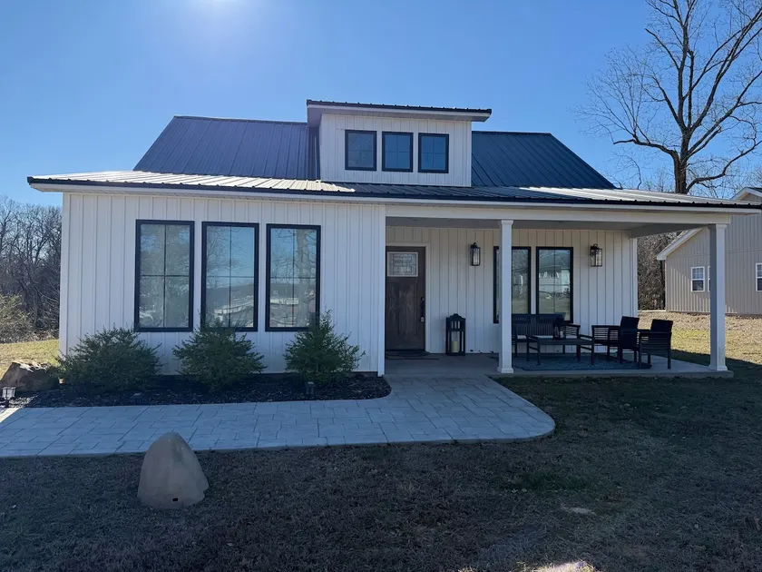 Bloomfield Bungalow - Image 1