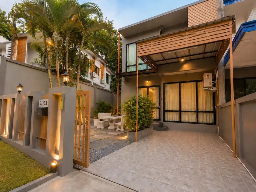 Private Entire Mountain View Patong 3br 3ba - Image 1